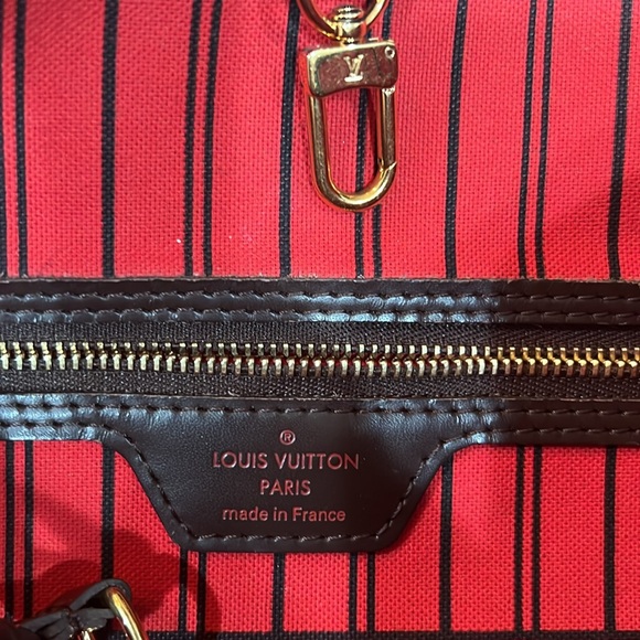 Louis Vuitton Neverfull GM Tote - Picture 15 of 17